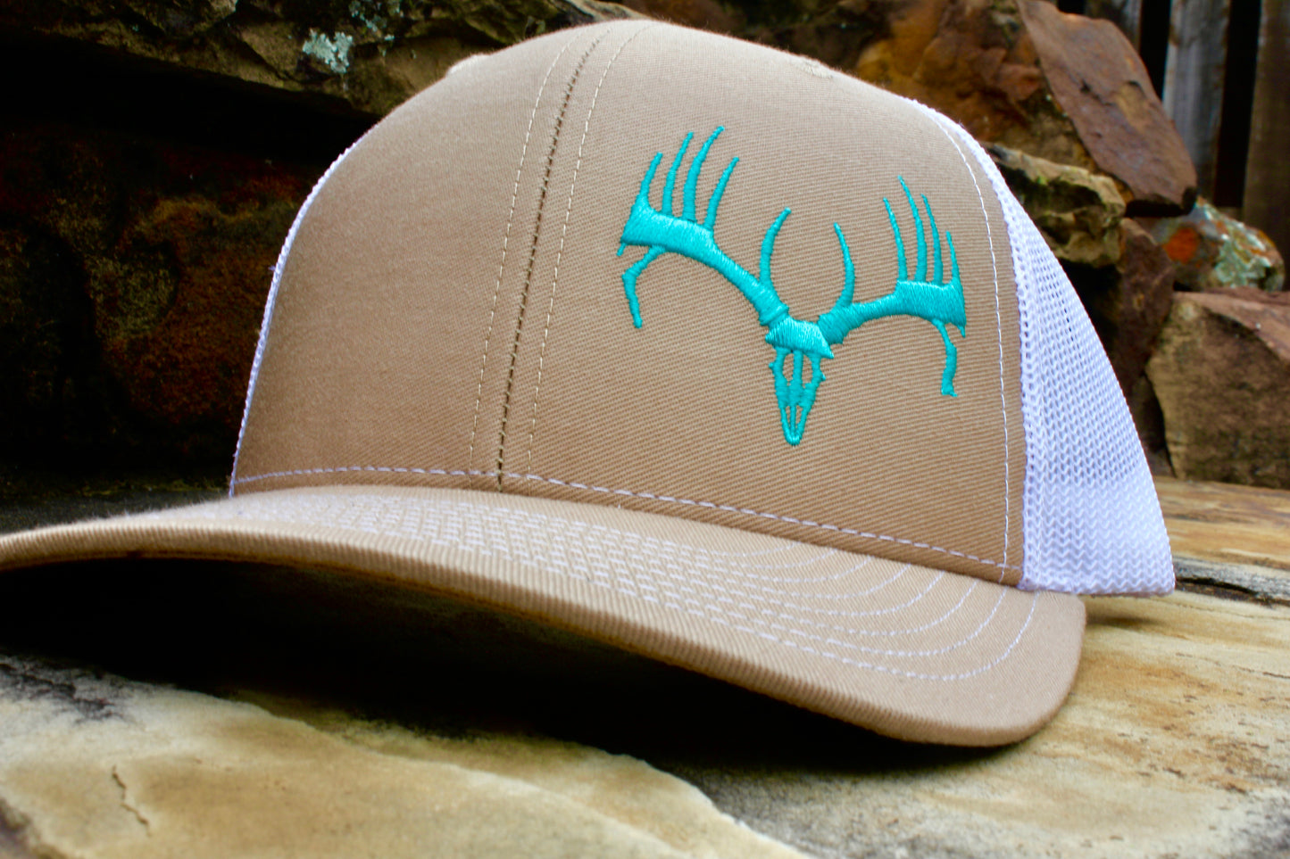 Tan & White w/ Turquoise Buck Cap