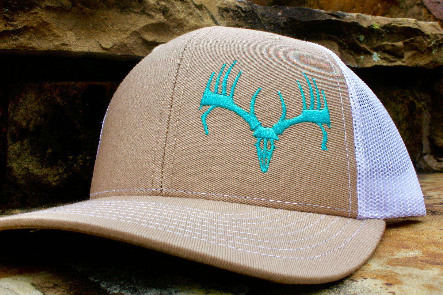 Tan & White w/ Turquoise Buck Cap